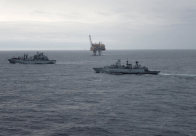 Schiffe der Deutschen Marine auf Patrouille vor Offshore-Einrichtungen. Foto: Bundeswehr